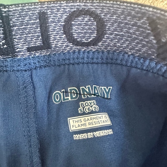 Boys Old Navy pajama set ys 6/7 nwot - Picture 2 of 2